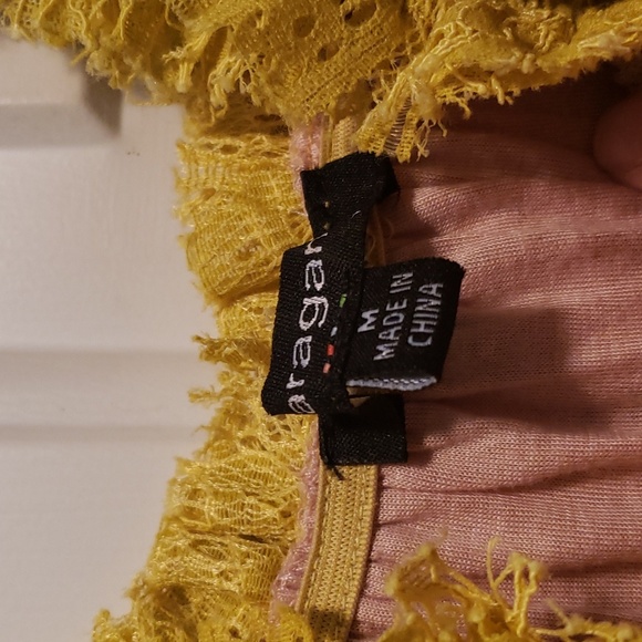 medium off shoulder lace dress - Picture 2 of 5